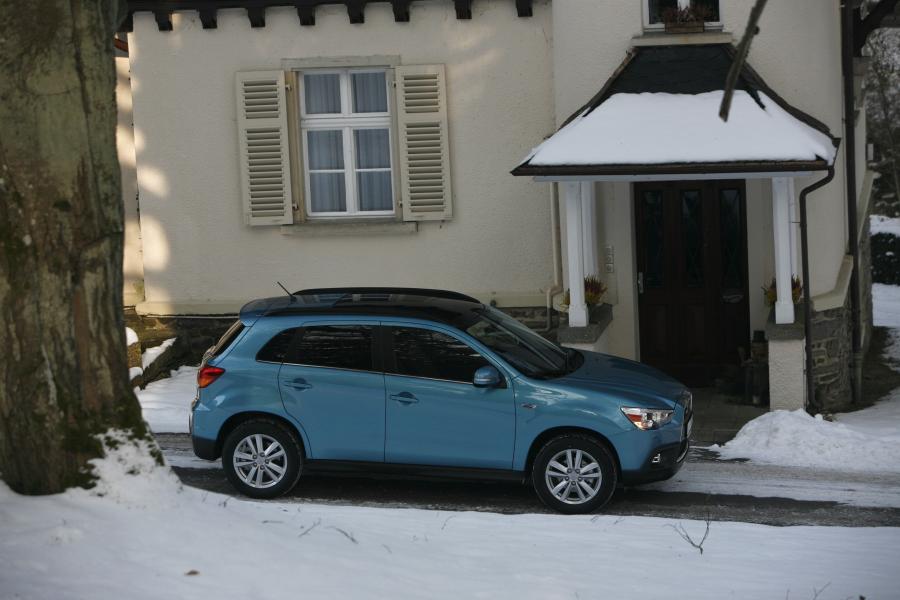  Mitsubishi ASX 2010 года  (фото 39 из 82)